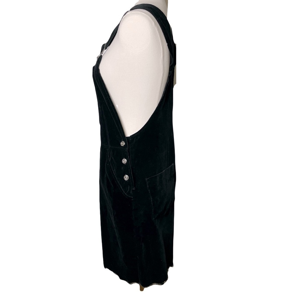 Y2K/90’s Black Velvet Overall Cutoffs Womens M
Body Action Design Jeffrey Halper - Picture 10 of 11